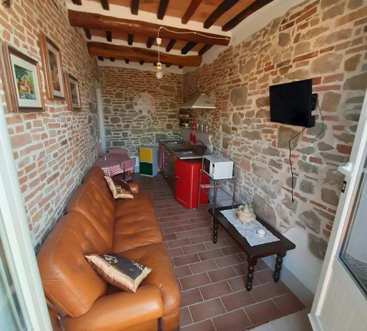 Casa Del Nonno Bingheri - La Cantina Cortona 0*,  Italy